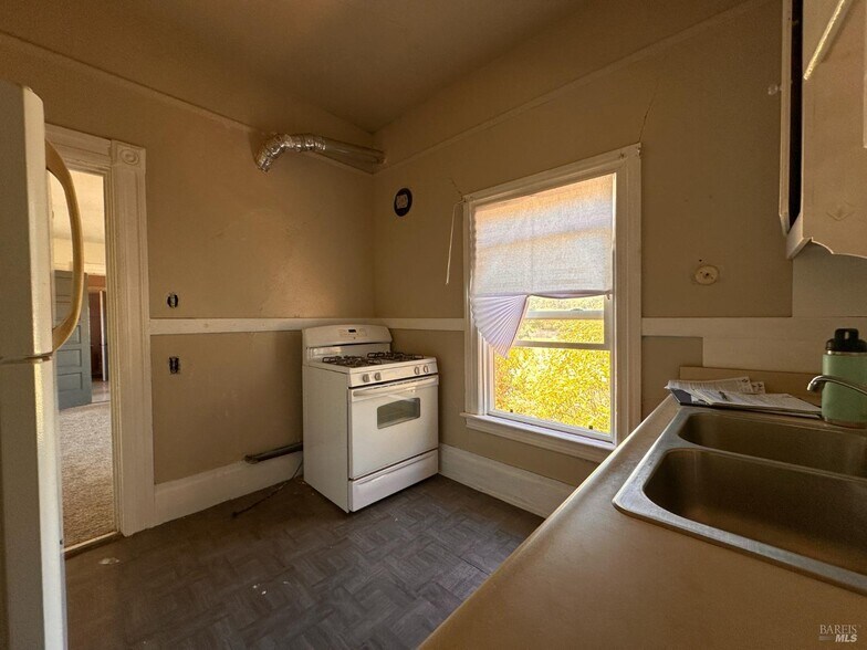 More Photos Of 131 Coombs St, Napa Apartments For Sale