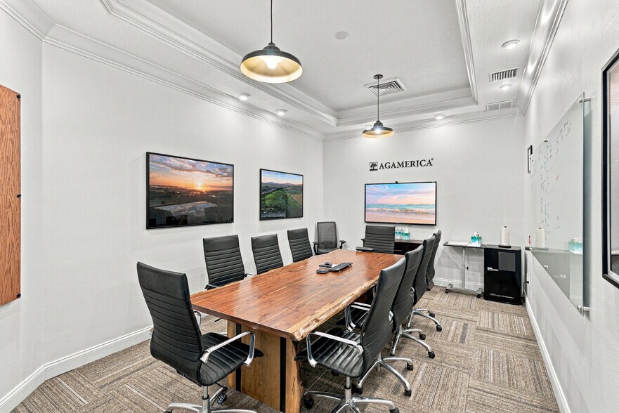 More Photos Of 4030 S Pipkin Rd, Lakeland Flex For Sale