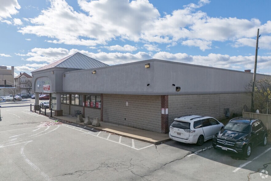 More Photos Of 1207 Acushnet Ave, New Bedford Drugstore For Lease