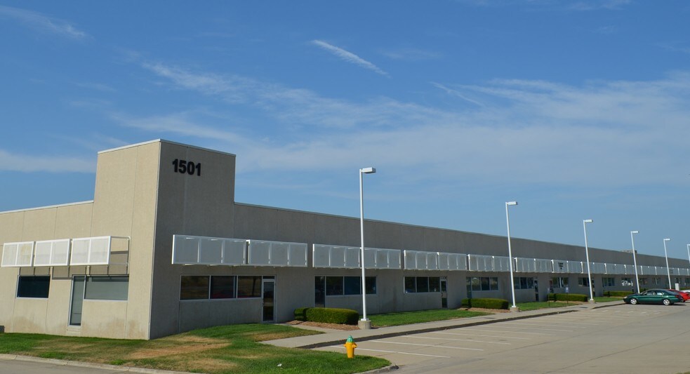 More Photos Of 1501 NE Broadway Ave, Des Moines Warehouse For Lease