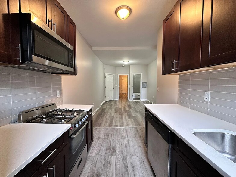 More Photos Of 98 Wayne St, Jersey City Apartments For Sale