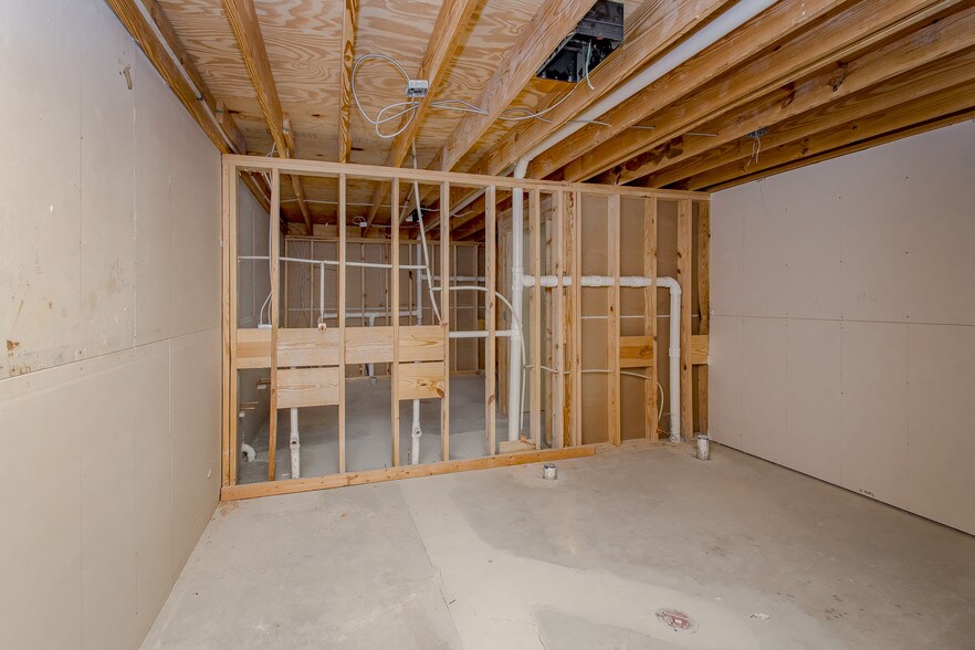 More Photos Of 4001 Nicholson Dr, Baton Rouge Hotel For Lease