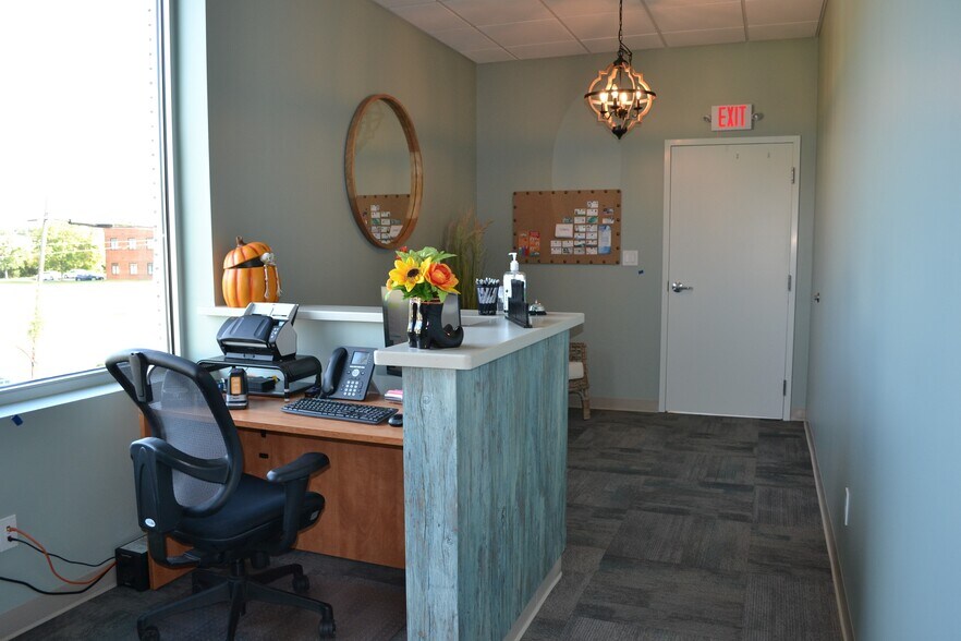 More Photos Of 649 Cedar Rd, Chesapeake Office For Lease