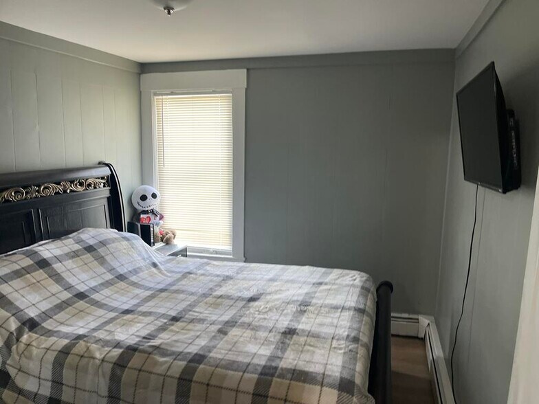 More Photos Of 128 Alfred St, Biddeford Apartments For Sale