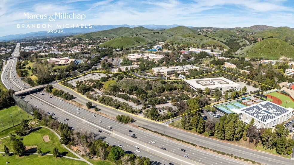 More Photos Of 4553 La Tienda Rd, Westlake Village Light Manufacturing For Sale