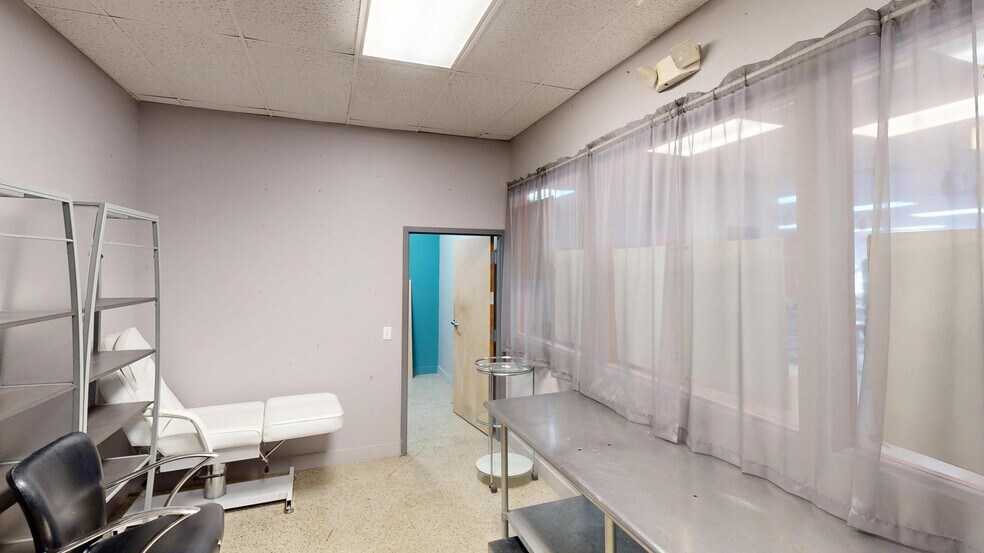 More Photos Of 225 N Ronald Reagan Blvd, Longwood General Retail For Sale