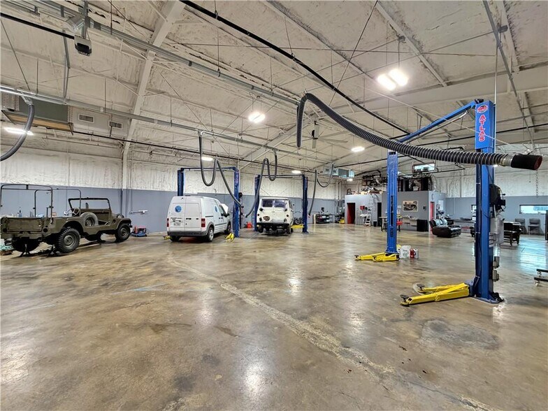 More Photos Of 428 Anchor St, Corpus Christi Industrial For Lease