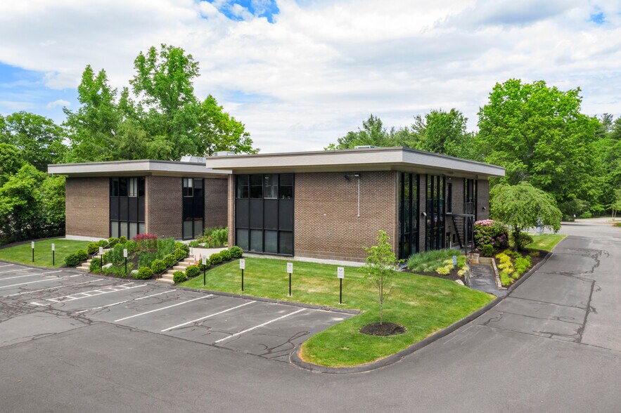 More Photos Of 154 Wells Ave, Newton Office For Lease