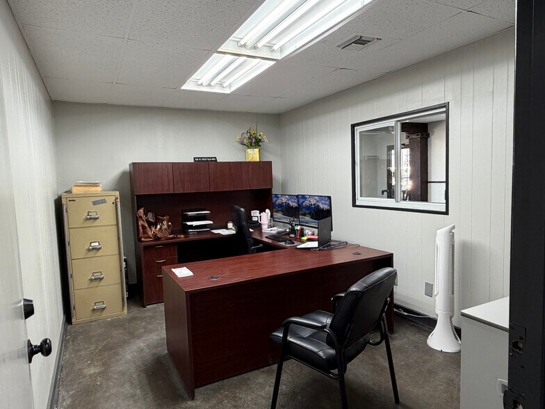 More Photos Of 2135 W Interstate 20, Odessa Manufacturing For Lease