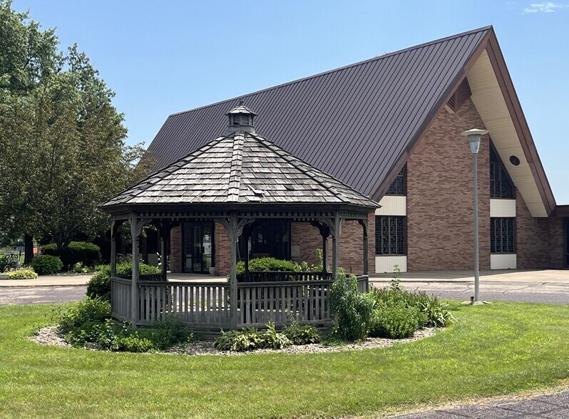 More Photos Of 1717 Highwood Ave, Pekin Office Residential For Sale