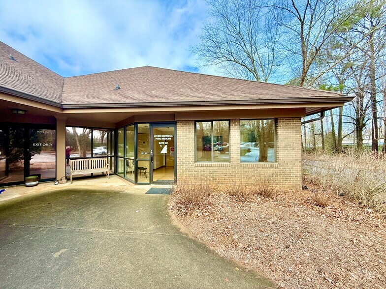 More Photos Of 700 Sunset Dr, Athens Medical For Sale