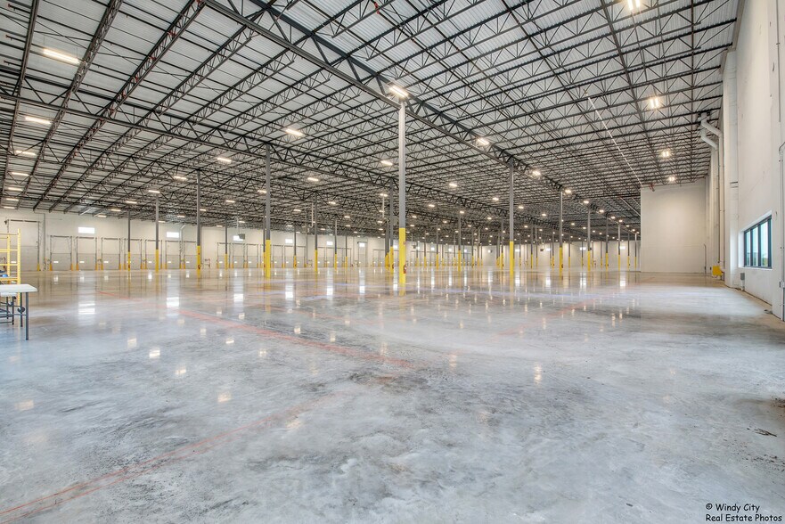 More Photos Of SEC Kenyon Road and IL RT. 25, Bartlett Distribution For Lease