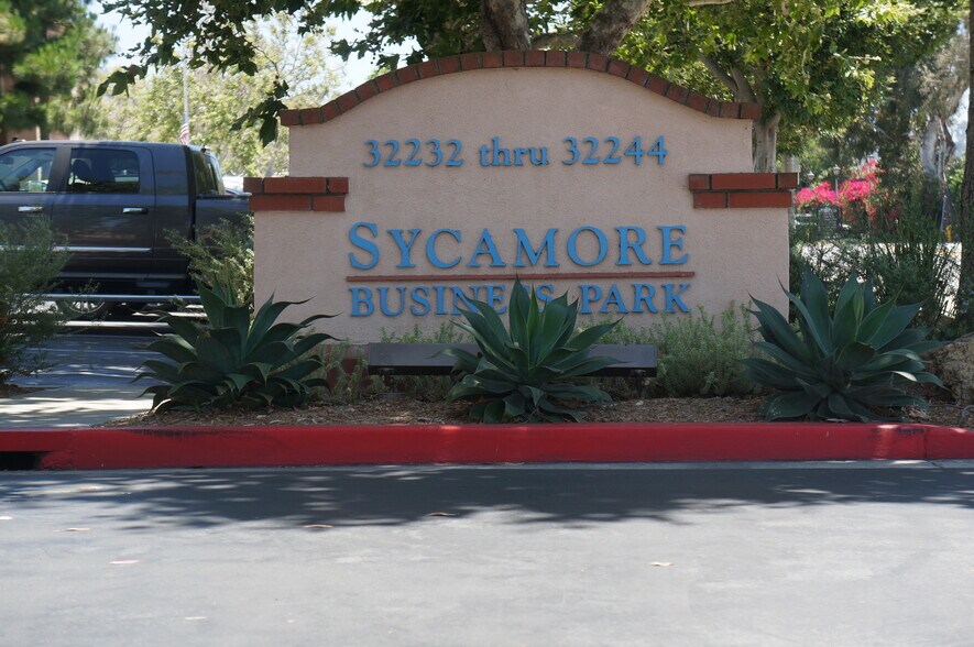 More Photos Of 32242 Paseo Adelanto, San Juan Capistrano Showroom For Lease