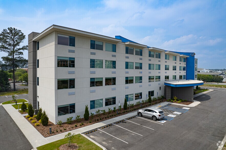 More Photos Of 121 W Mulberry Blvd, Pooler Hotel For Sale