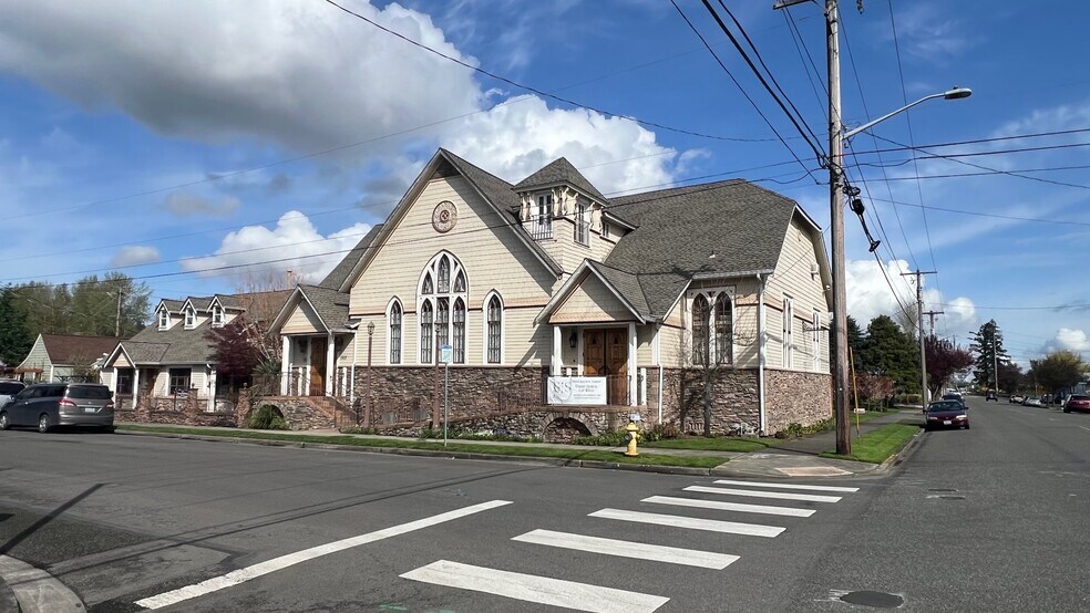 More Photos Of 1313 Washington St, Sumner Religious Facility For Sale