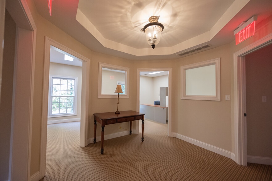 More Photos Of 7775 Cooper Rd, Montgomery Office For Lease