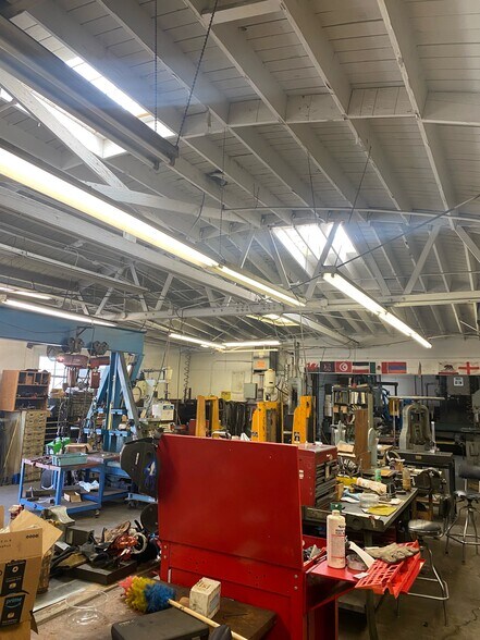 More Photos Of 9128 Rose St, Bellflower Manufacturing For Lease