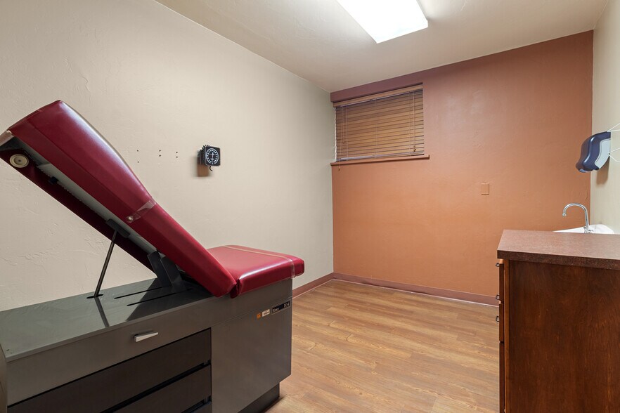 More Photos Of 116 E Robert S Kerr Blvd, Wynnewood Medical For Sale