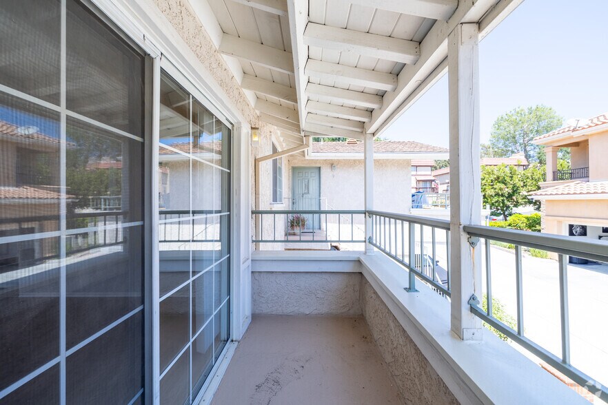 More Photos Of 5302-5304 Colodny Dr, Agoura Hills Apartments For Sale
