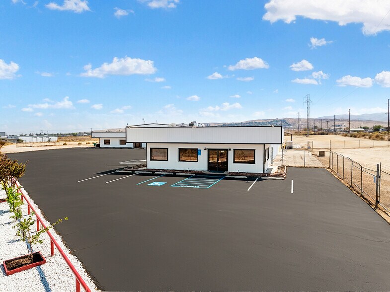 More Photos Of 1589 Kern St, Taft Warehouse For Sale