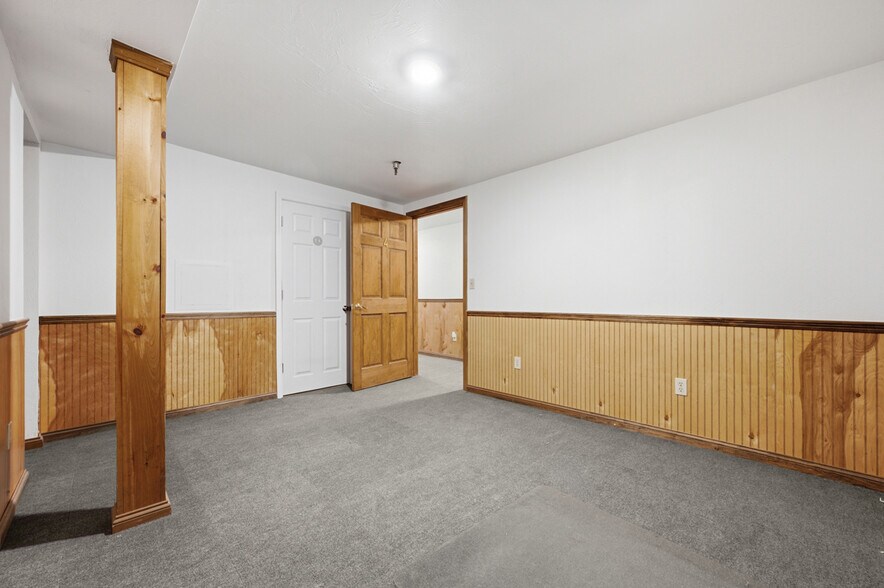 More Photos Of 101 Burtner Rd, Butler Office For Sale