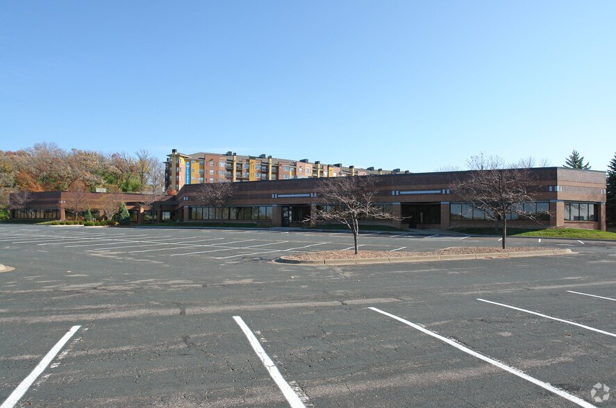 More Photos Of 7400 Flying Cloud Dr, Eden Prairie Flex For Lease