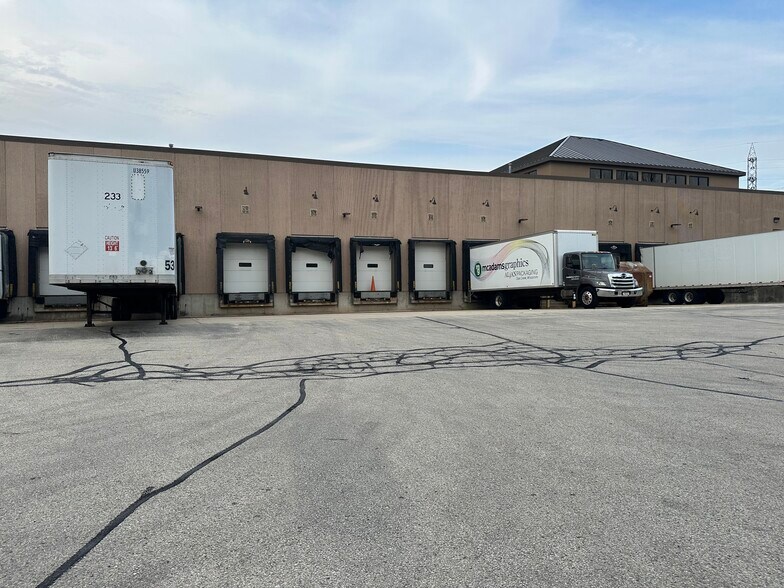 More Photos Of 7200 S 1st St, Oak Creek Manufacturing For Lease