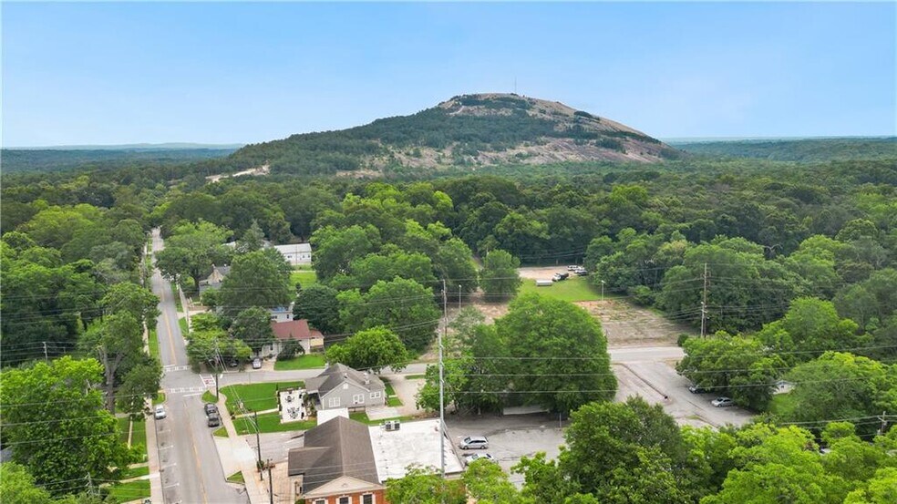 More Photos Of 5367 E Mountain St, Stone Mountain Freestanding For Lease