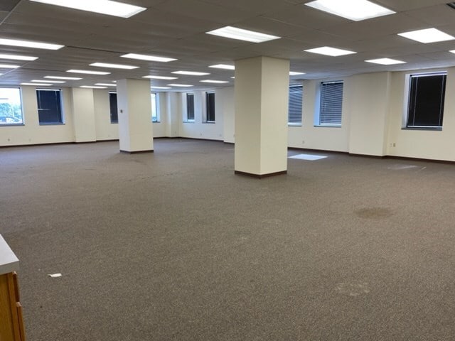 More Photos Of 235 S Kansas Ave, Topeka Office For Sale