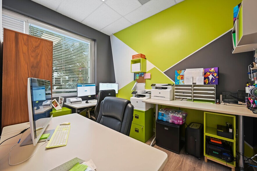 More Photos Of 7350 Futures Dr, Orlando Office For Sale