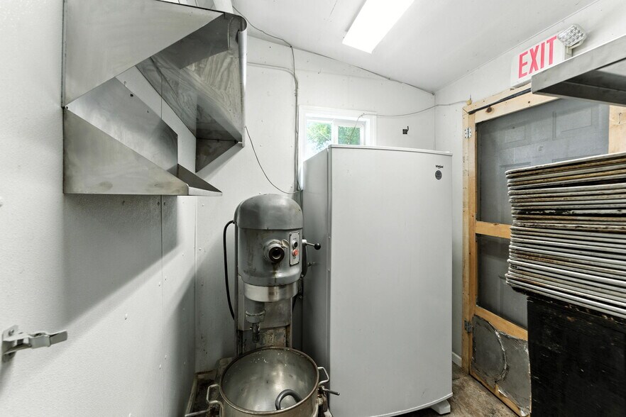 More Photos Of 568 Providence St, West Warwick Restaurant For Sale