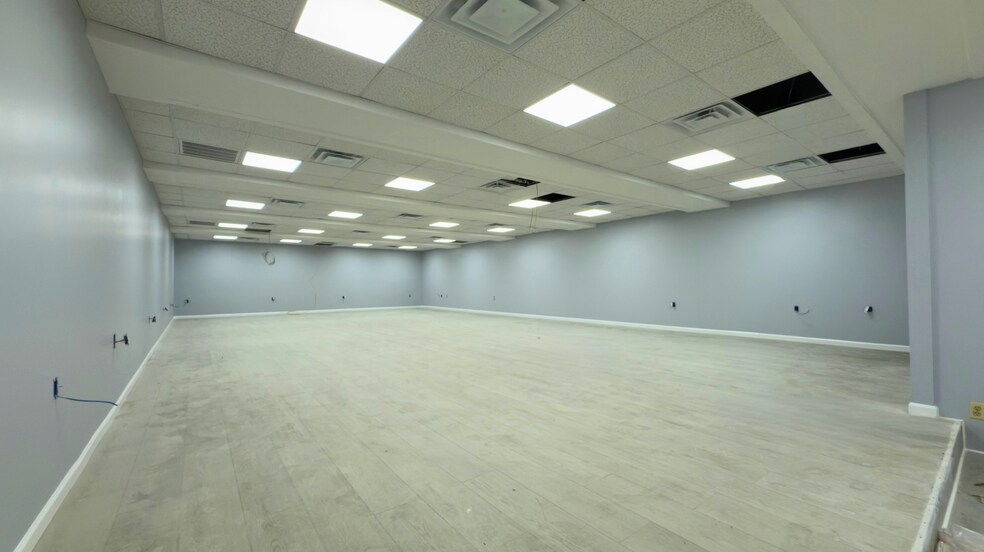 More Photos Of 36 W Railroad Ave, Jamesburg Bank For Lease