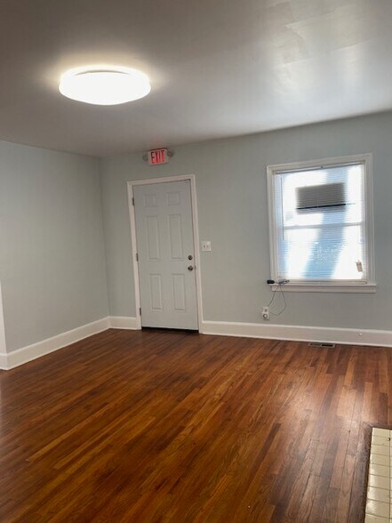 More Photos Of 5560 Jonesboro Rd, Lake City Office For Sale
