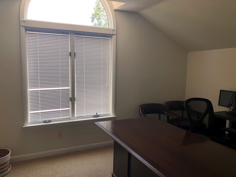 More Photos Of 20 3rd St W, Media Office For Sale