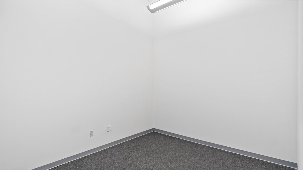 More Photos Of 514 Dabney Rd, Henderson Office For Lease