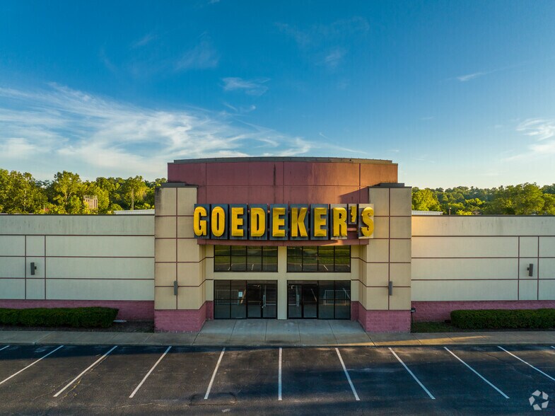 More Photos Of 13850 Manchester Rd, Manchester Freestanding For Lease