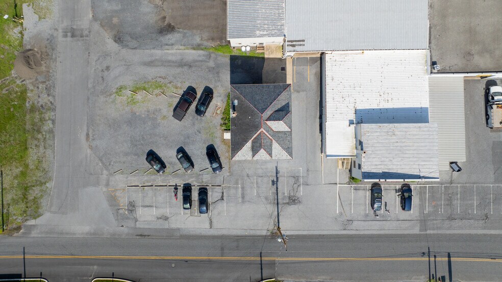 More Photos Of 135 Rothsville Station Rd, Lititz Office Residential For Lease