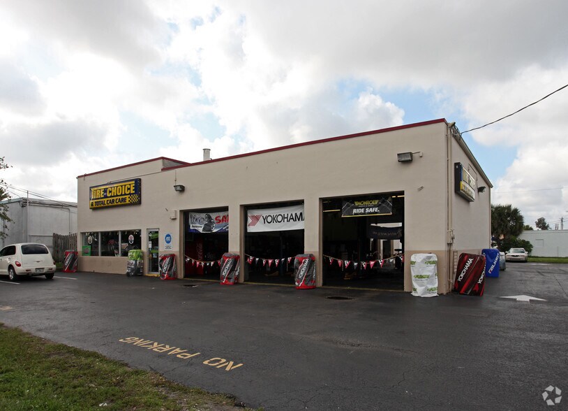 Primary Photo Of 5700 Royal Palm Blvd, Margate Auto Repair For Sale