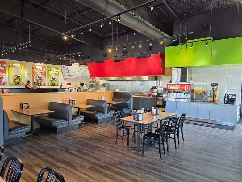More Photos Of 2706 S Cabela's Pky, Gonzales Restaurant For Lease
