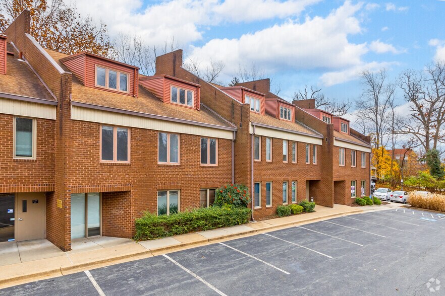 More Photos Of 401 E Jefferson St, Rockville Office For Lease