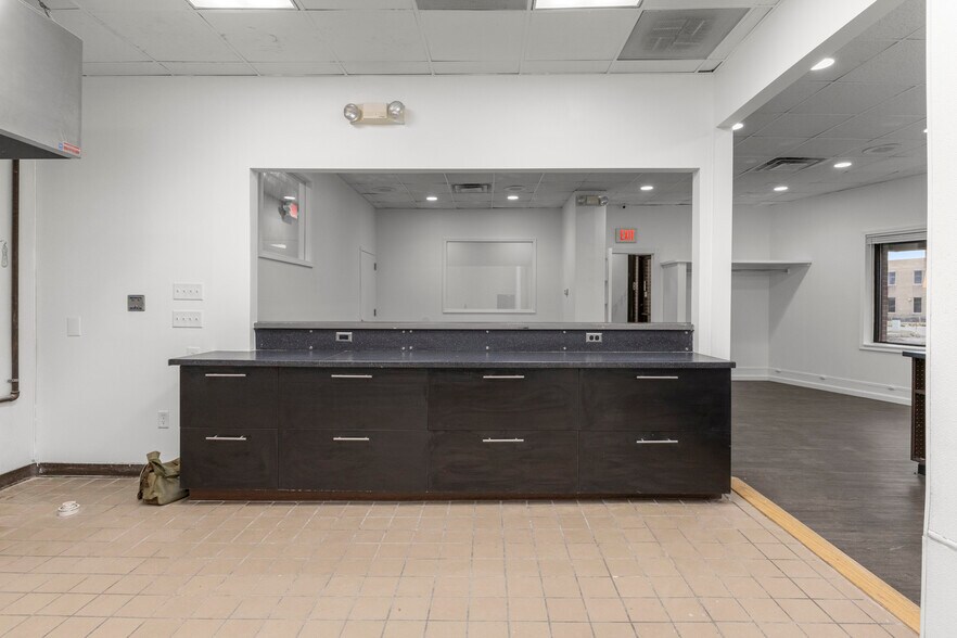 More Photos Of 2919 First St, Wyandotte General Retail For Lease