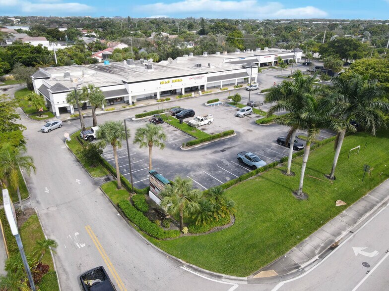 More Photos Of 2121 W Oakland Park Blvd, Oakland Park General Retail For Lease
