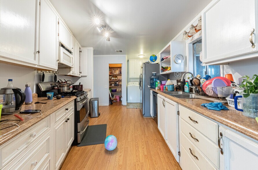 More Photos Of 10050 Reese Cir, Prunedale Warehouse For Sale