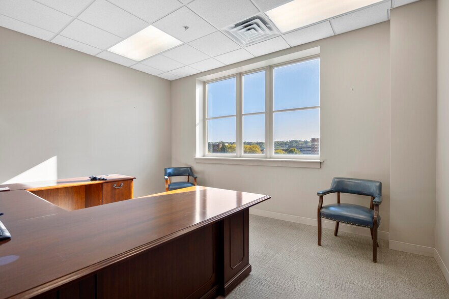More Photos Of 22 Clinton Ave, Albany Office For Sale