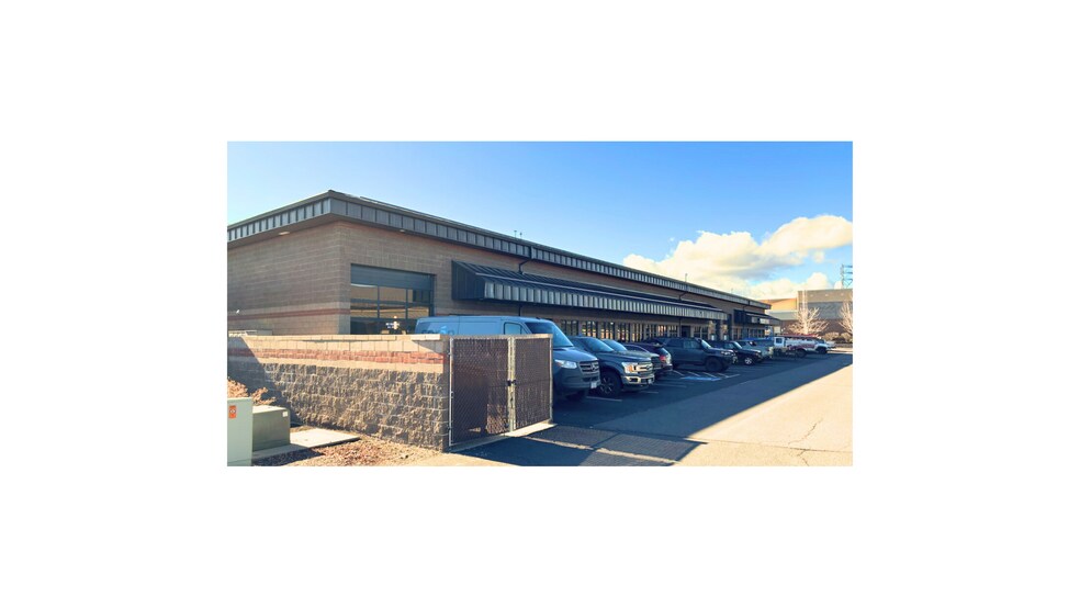 More Photos Of 63056 NE Lower Meadow Dr, Bend Light Distribution For Lease