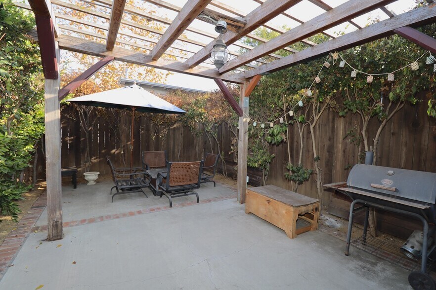 More Photos Of 1500 Hauser Blvd, Los Angeles Apartments For Sale