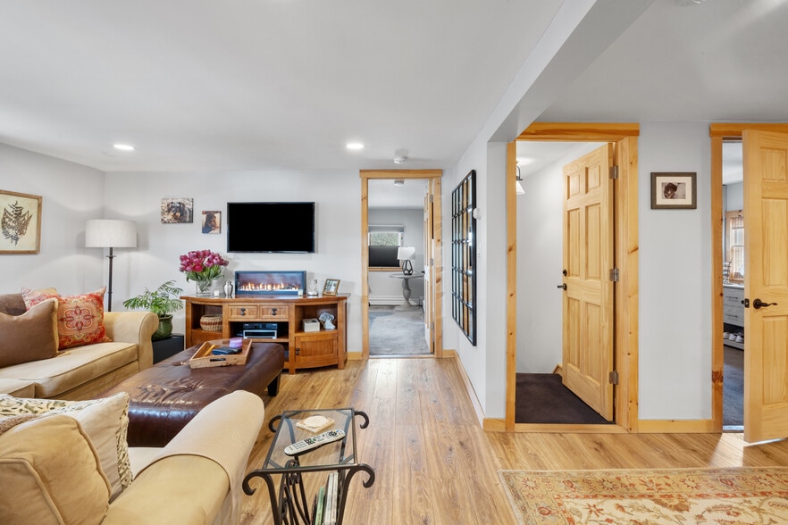 More Photos Of 296 N Main St, Sayville Industrial For Sale