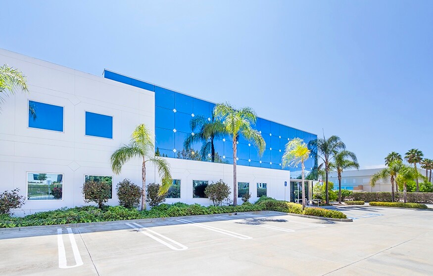 More Photos Of 2640 Progress St, Vista Manufacturing For Sale