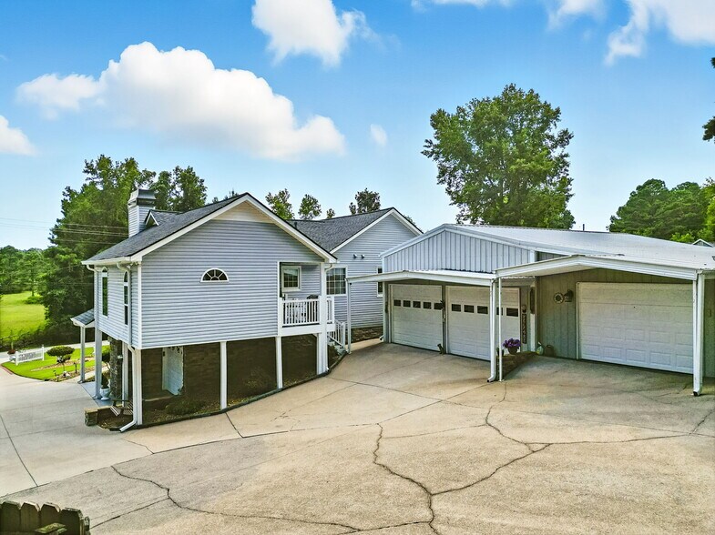 More Photos Of 84 Ledbetter Rd, Villa Rica Light Distribution For Sale