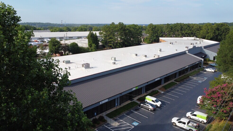 More Photos Of 2395 Pleasantdale Rd, Doraville Warehouse For Lease